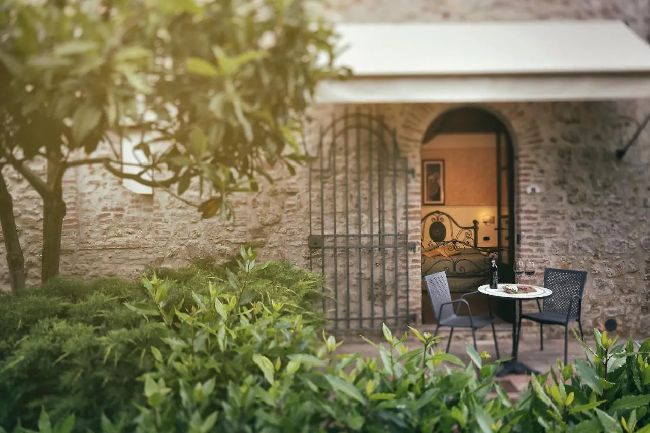 Il Colombaio Winery & Rooms Monteriggioni Farm stay