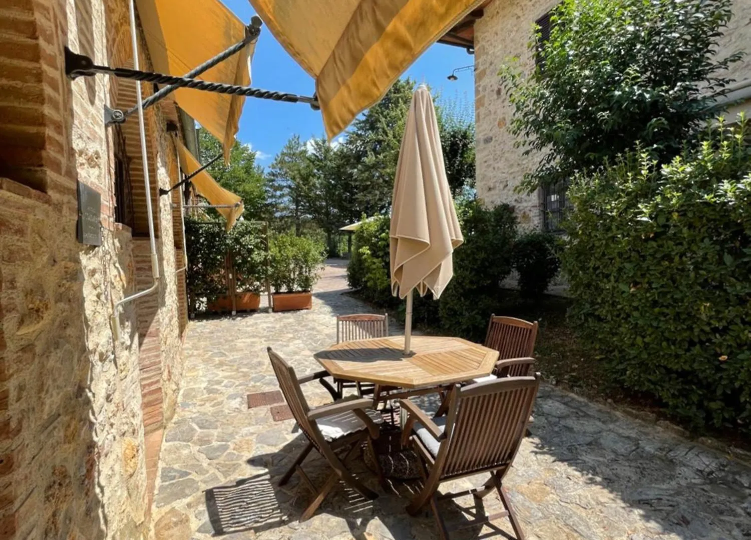 Farm stay Il Colombaio Winery & Rooms Monteriggioni